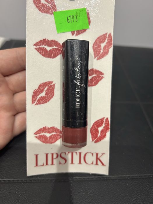 Nowa pomadka Bourjois Rouge Fabuleux 19 nr.6793
