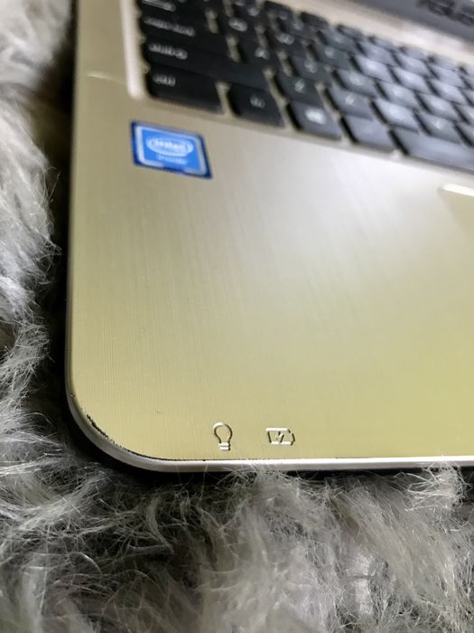 Laptop ASUS R540S