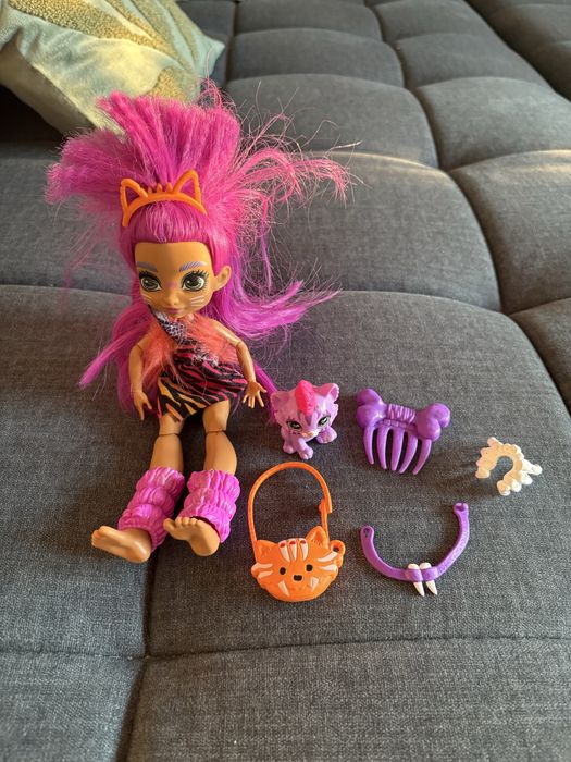 Cave Club lalka Roaralai z akcesoriami