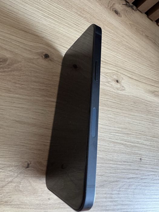 продам Iphone 13