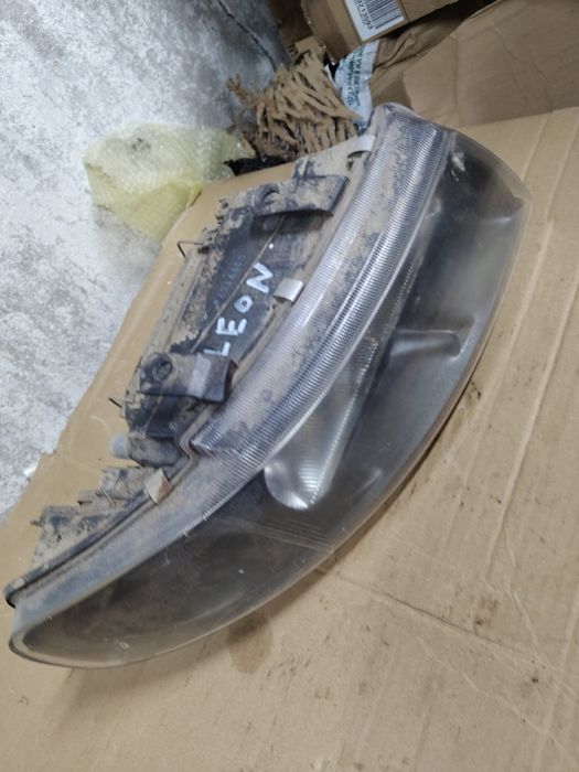 Lampa przód prawa seat Leon Toledo