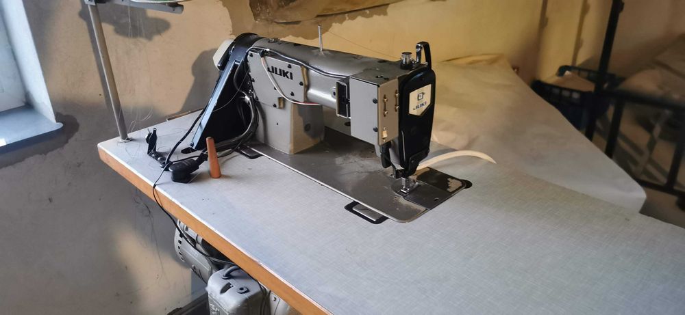 Maszyna do szycia JUKI DLN-415-4