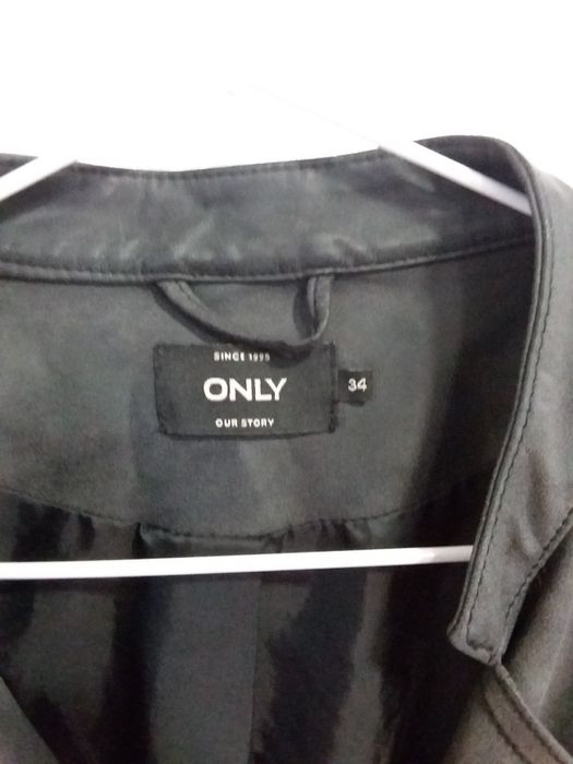 Стильна жіноча куртка ONLY