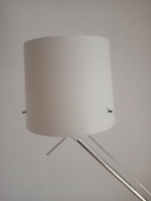 Candeeiro de pé branco