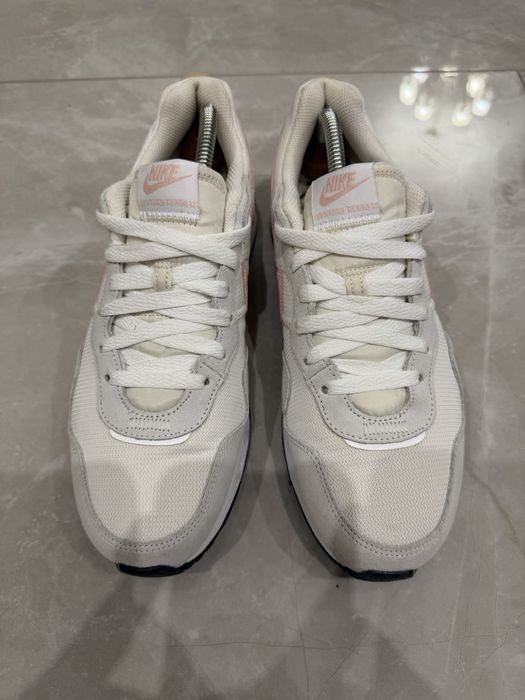 Кросівки Nike Venture Runner (EUR 42)