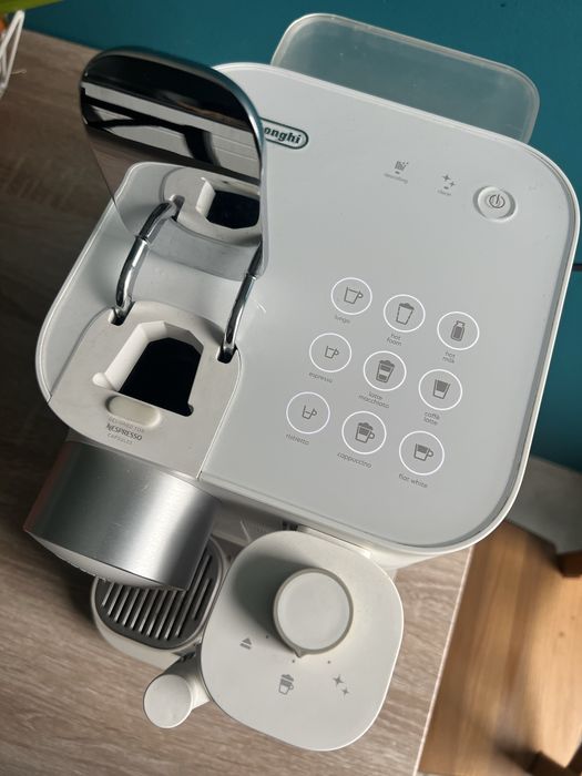 Ekspres na kapsułki DeLonghi Nespresso Gran Lattissima