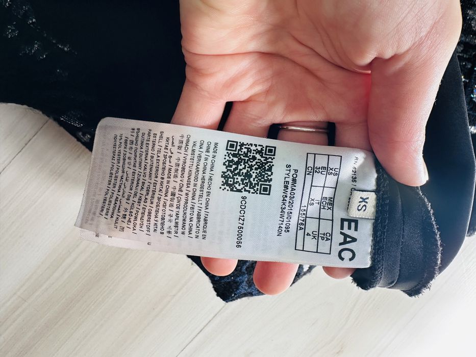 Granatowa Sukienka Guess w panterkę bez ramiączek rozmiar XS