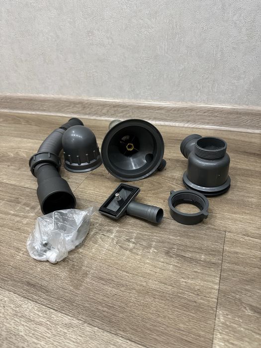 Кухонна мийка з нержавіючої сталі