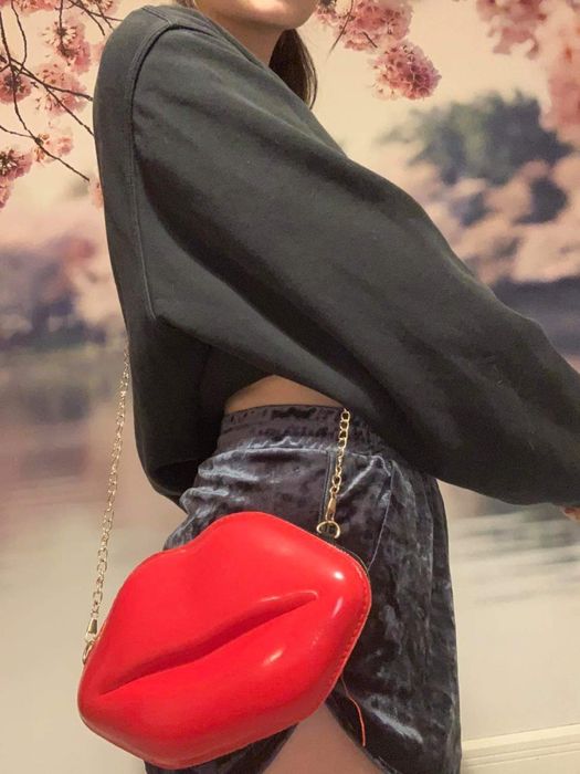 Kopertówka na zamek kształt ust