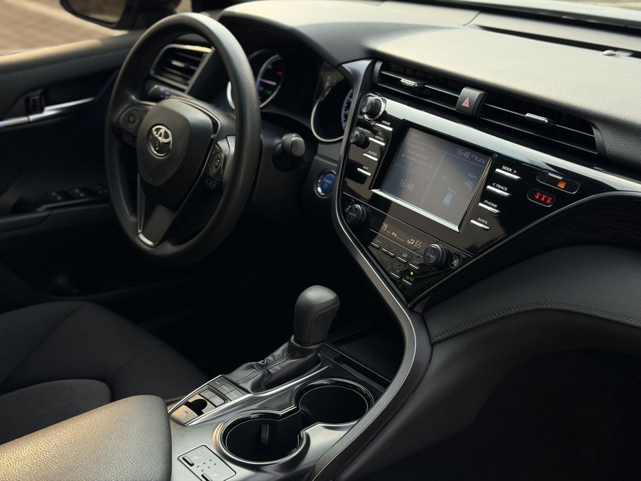 Toyota Camry 2.5 Hybrid