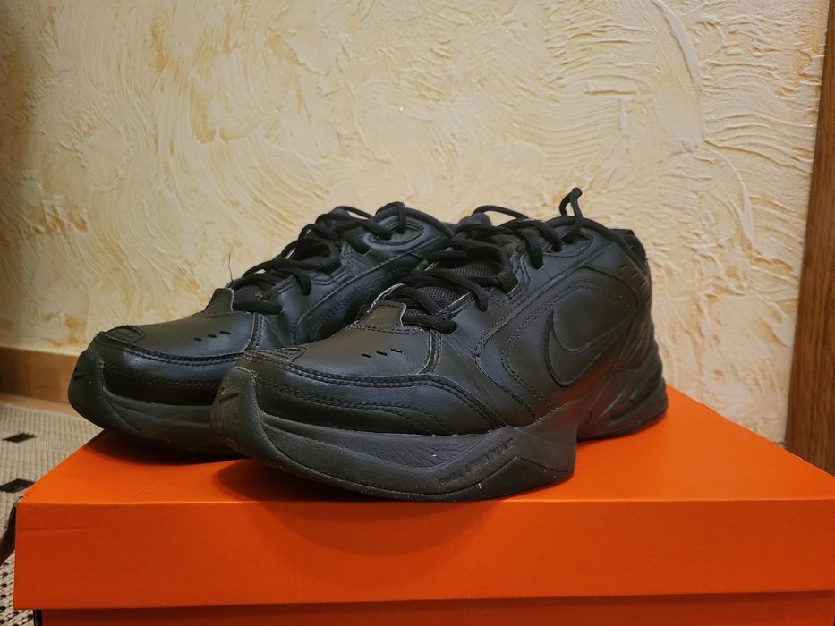 Nike Air monarch 4