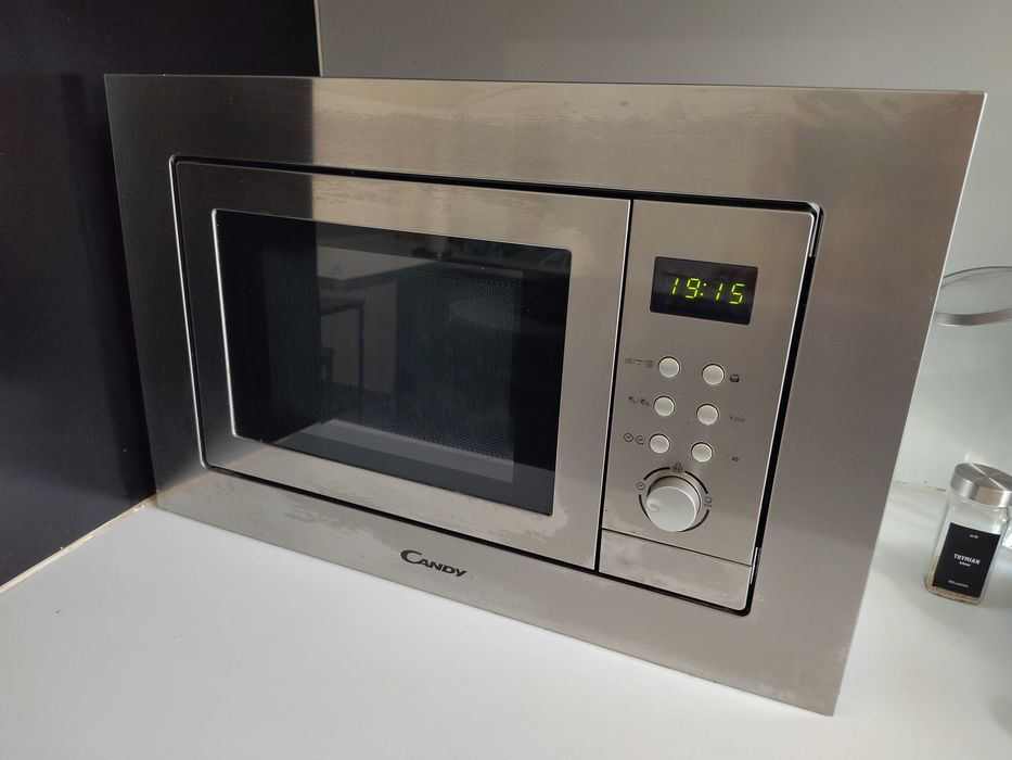 Microondas encastrado // framed microwave