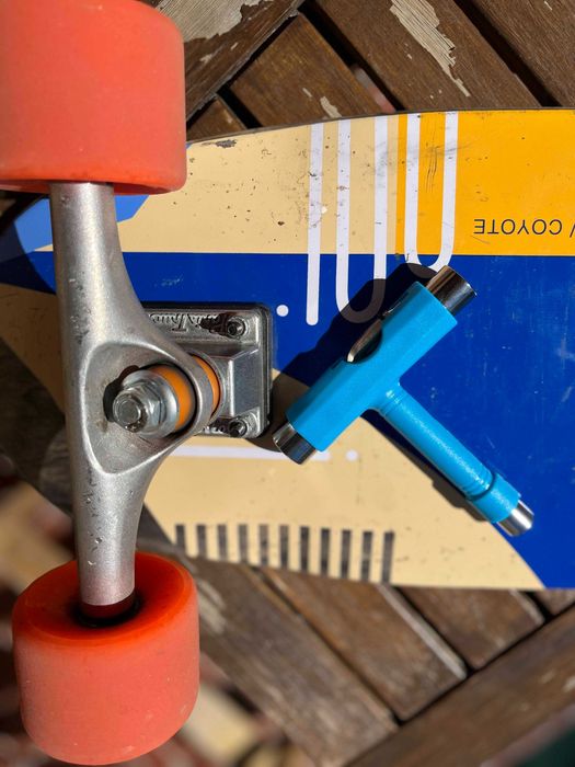 skate tool - klucz/narzędzie do deskorolki, longboarda, surfskate T tool