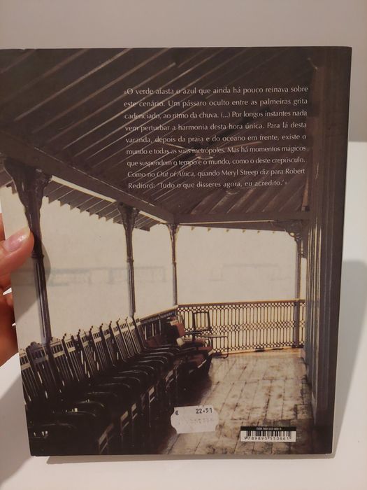 Livro  "Viagens" de Manuel Sousa Tavares