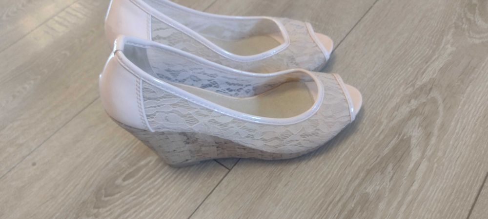 Buty na koturnie!!