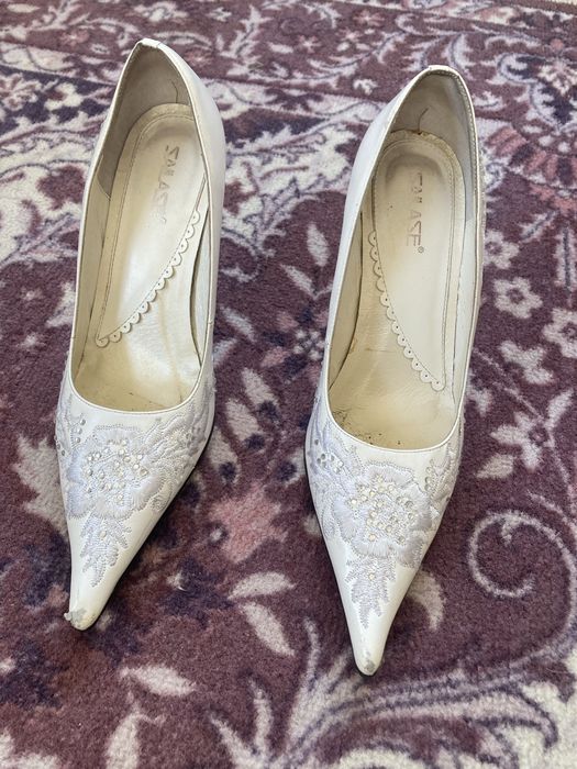 Туфлі кожзам білого кольору