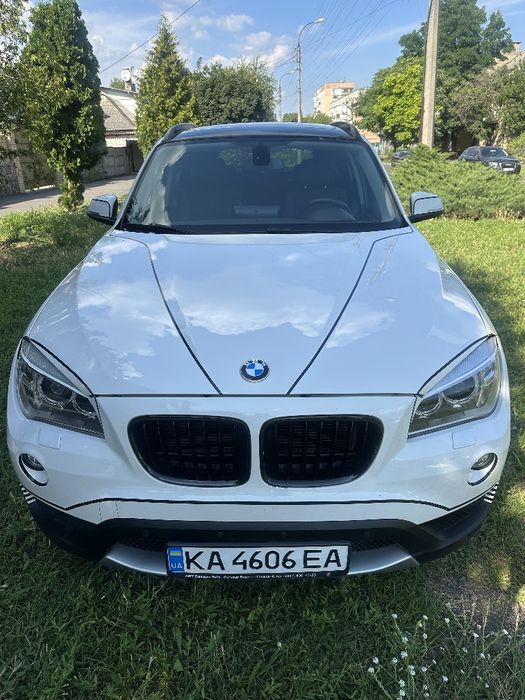 Авто BMW X1. Повний привід, бензин