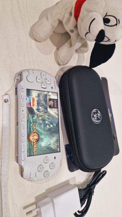 Sony PSP-3000 оригинал  64гиг +130игр