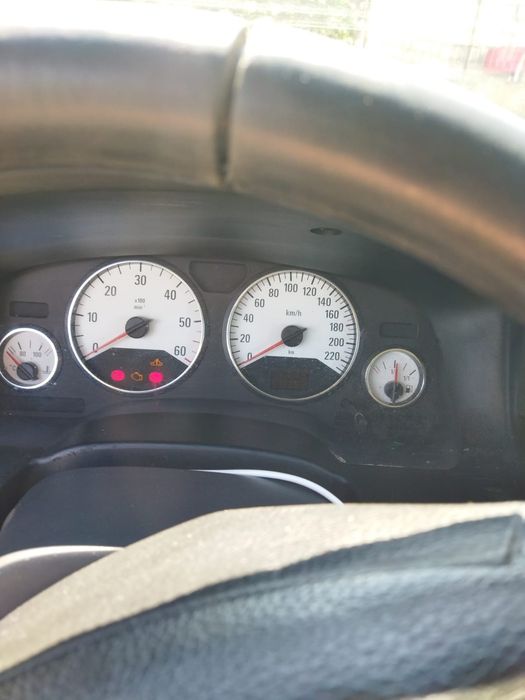 Opel Zafira 2.2D 2003 року