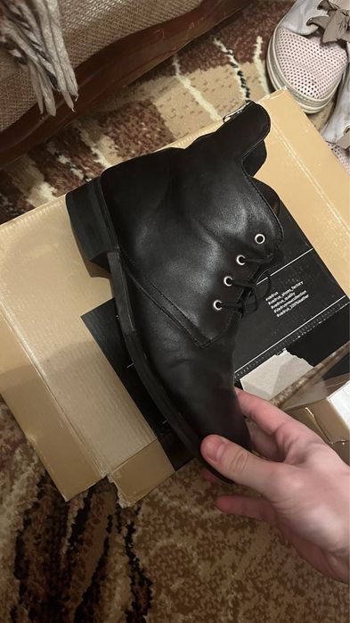 Осінні шкіряні боти