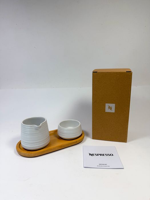 Conjunto de Serviço Nespresso em Cerâmica com Tabuleiro em Madeira