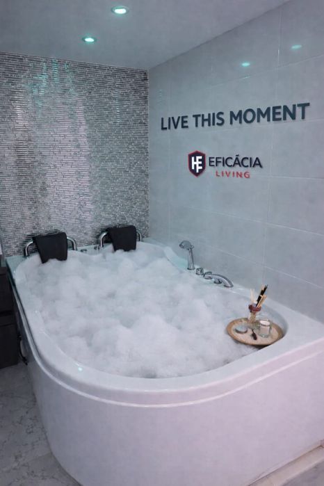 Spa Studio com Jacuzzi Privativa – Eficácia Living | AL