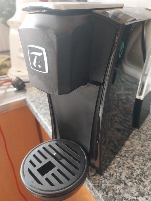 Maquina cafe capsulas nespresso impecavel