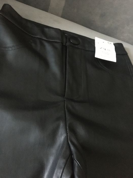 Spodnie Zara czarne eco skóra rozm.XS