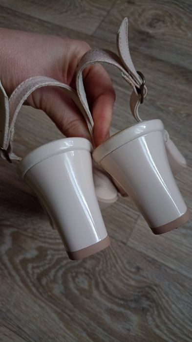 Sandały 39-40  nowe sandałki