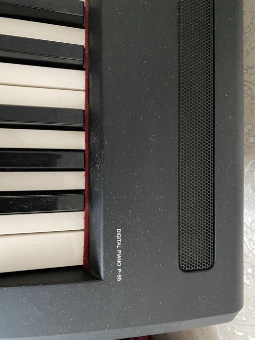 Yamaha P-85 Digital Piano