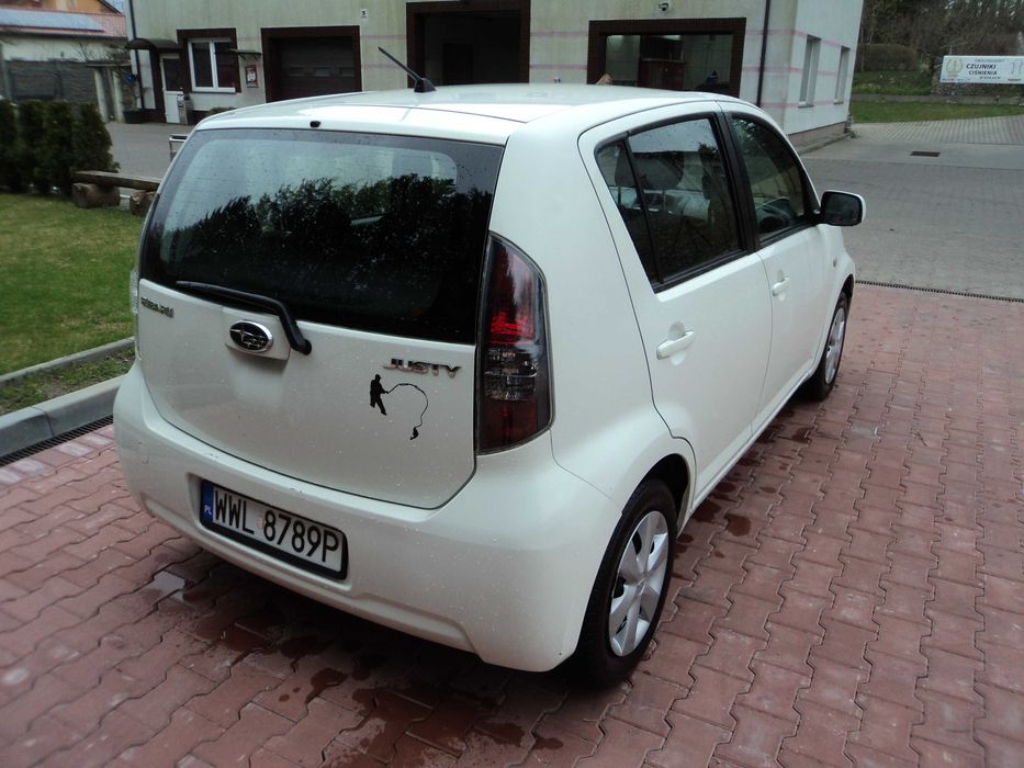 SUBARU JUSTY-DAIHATSU SIRION poj.998cm sam. osob.z LPG 2010 ROK.
