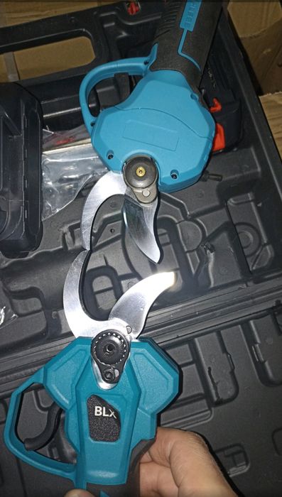 32мм! Потужний акумуляторний секатор