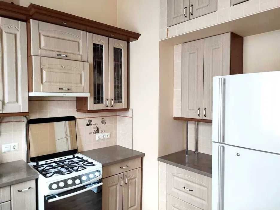 3к квартира ЦЕНТР Поділ Поштова площа Стелі 3.6м