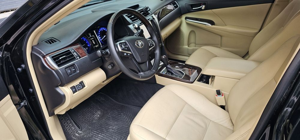 Продам Toyota Camry PREMIUM