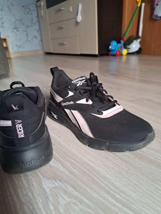 Кросівки  жіночі  Reebok