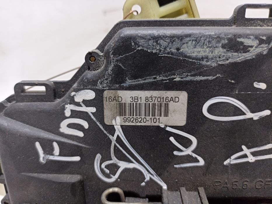 Fechadura / fecho porta frente direito VOLKSWAGEN Golf IV (1J1)