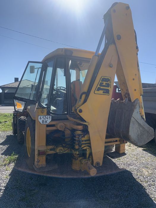 Екскаватор-навантажувач JCB3CX