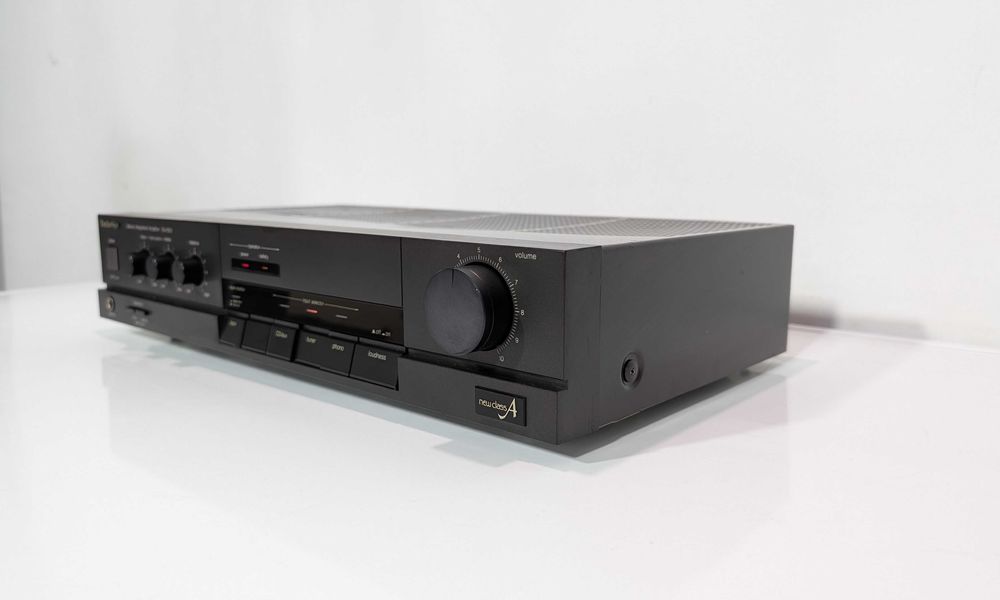 Hi-Fi підсилювач Technics SU-500, має 50 Вт/канал/ 4-16 Ом/ Class A
