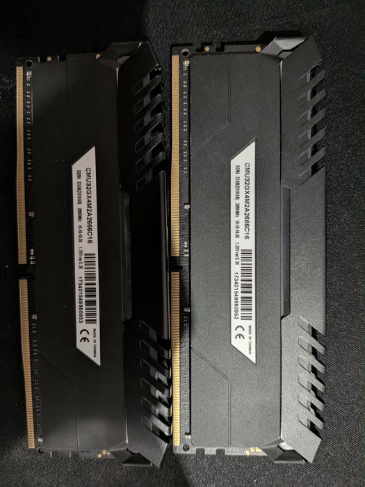 Pamięć RAM 32Gb ddr4 Corsair 2666MT  CL 16 (2x16gb)