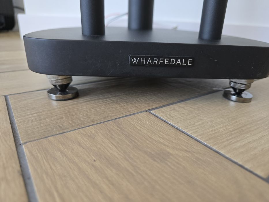 Standy stojaki pod kolumny wharfedale