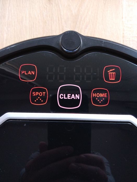 Robot sprzątający odkurzacz