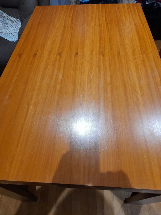 Mesa de sala em bo. Estado