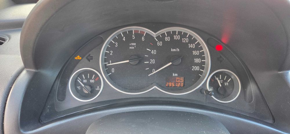 Opel Tigra TwinTop — fotografia 4