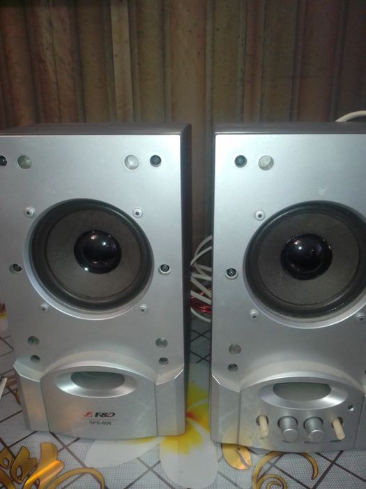 Продам акустические колонки.