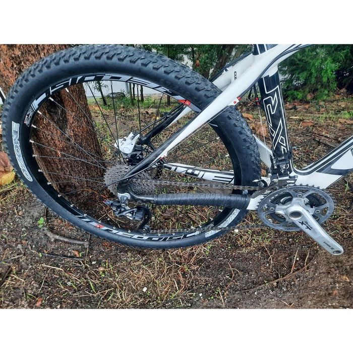 Btt 27.5 de carbono com xt e rock shox
