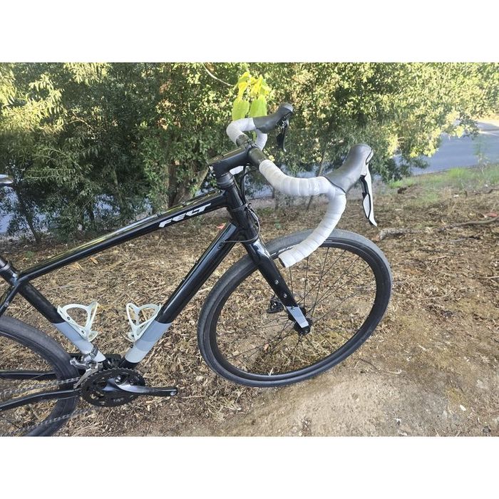 Felt de gravel M 8x2v em bom estado