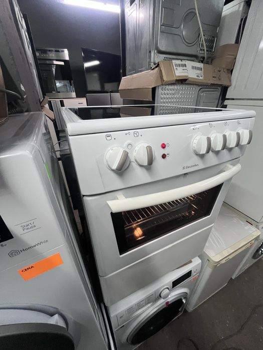 Kuchenka Electrolux elektryczna 60cm |12msc |Dobry stan |Dowóz