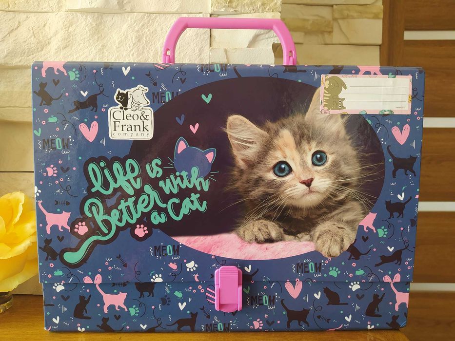 Teczka z rączką A4 z kotkiem Cleo&Frank plastyczna do szkoły
