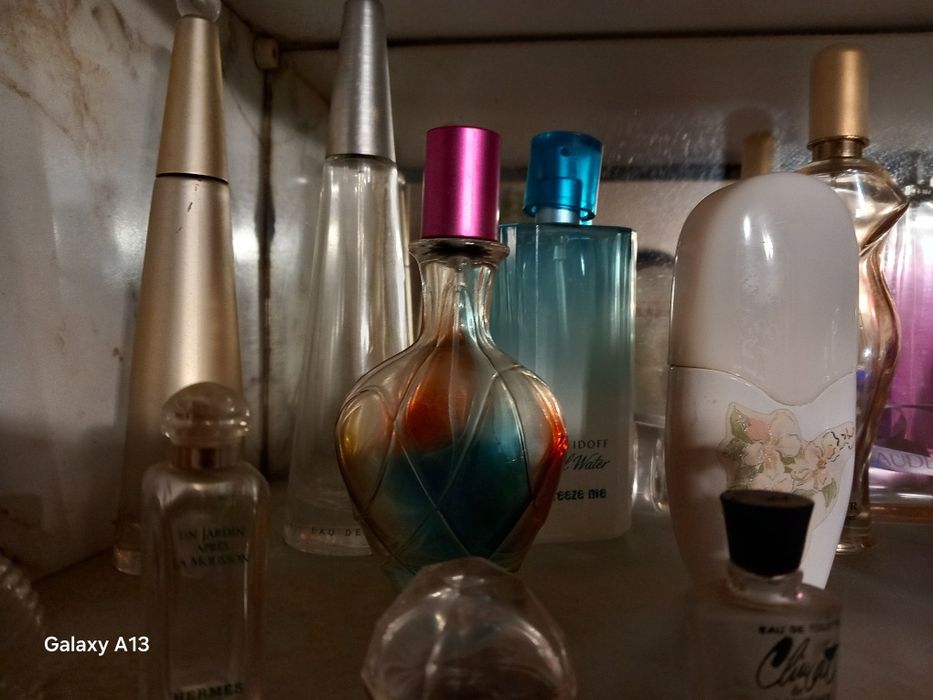 Perfumes frascos vazios colecção