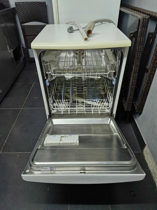 Máquina lavar loiça whirlpool